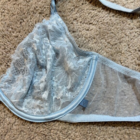 Victoria's Secret Lace bra 36C - Picture 3 of 4